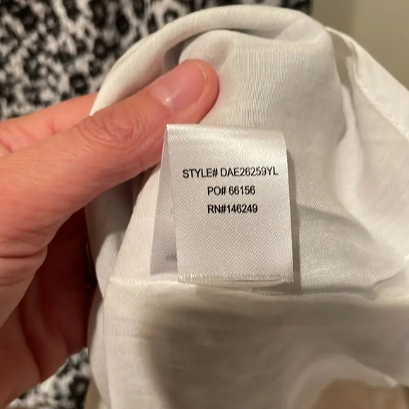 NWOT Aakaa woman’s black and white flowered dress - Picture 9 of 9